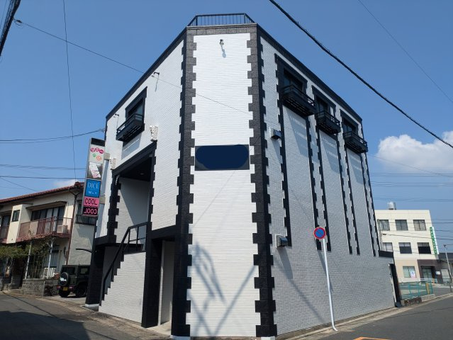 福岡県田川市　住居付き店舗１棟ビルの外観