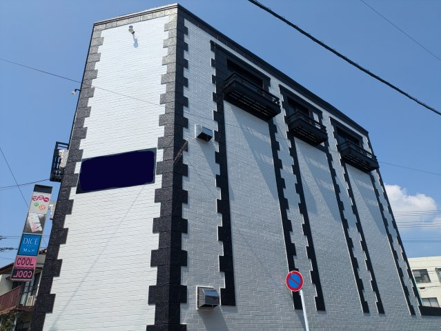 福岡県田川市　住居付き店舗１棟ビルの外観