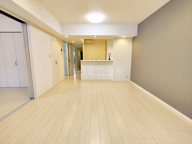 【居間・リビング】 | ダイアパレス志木５ | ご家族が集まるリビングは14.8帖の広さです