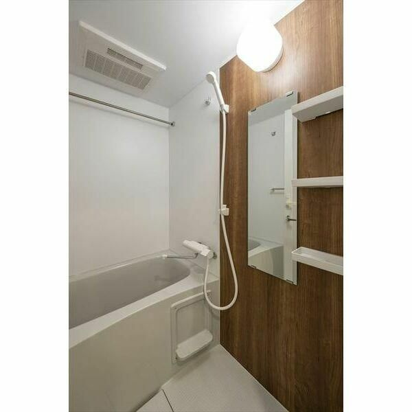 スパシエ大倉山の浴室