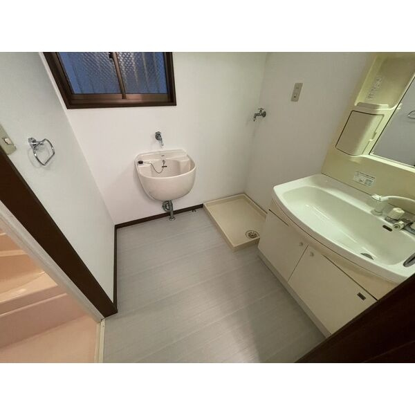 魚崎中町3丁目貸家の洗面所