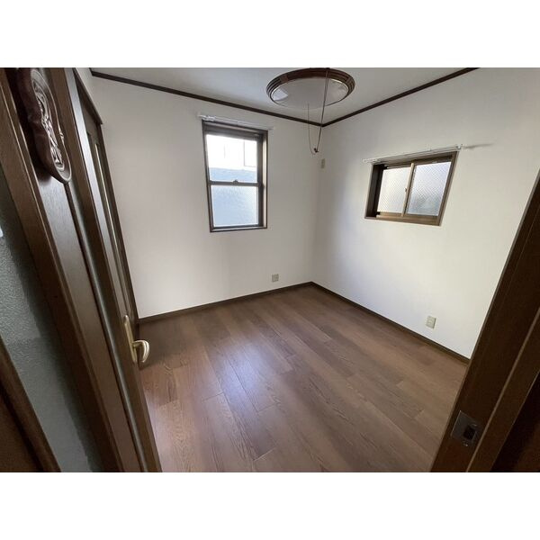 魚崎中町3丁目貸家の居間・リビング