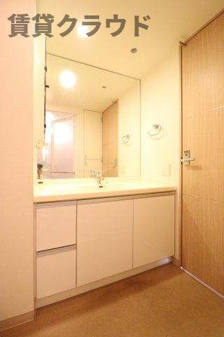 エコロジー千葉みなとレジデンスの洗面所|コンパクトで使いやすい洗面所