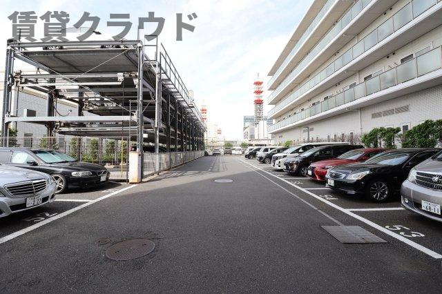 エコロジー千葉みなとレジデンスの駐車場|駐車場があるので、車を買う予定の方も安心です