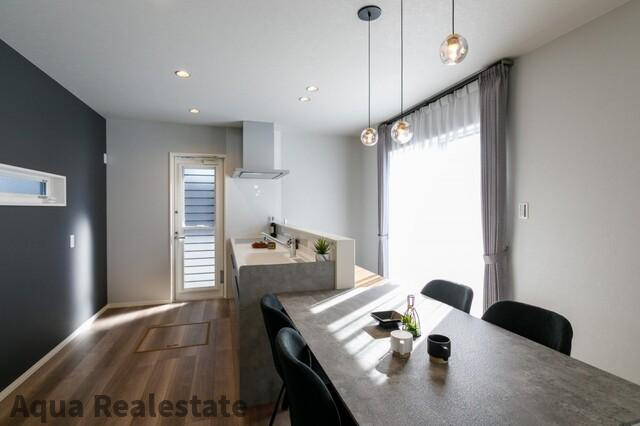 高松市新田町　新築未入居戸建ての居間・リビング|こちらの居間で趣味の時間をお楽しみください