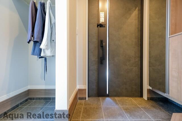 高松市新田町　新築未入居戸建ての玄関|シンプルで使いやすい玄関です