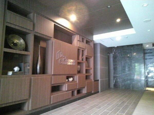 プレサンス堺筋本町センティス　BRAVI不動産のロビー|【プレサンス堺筋本町センティス】ゆとりのあるロビーです