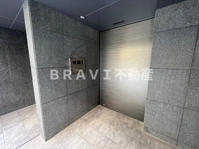 エスライズ東本町　BRAVI不動産のエントランス|【エスライズ東本町】