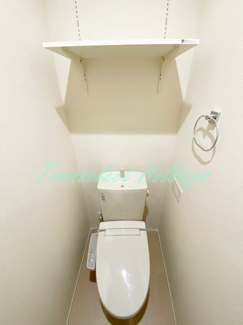 平塚市八重咲町のアパートのトイレ|清潔感のあるトイレです