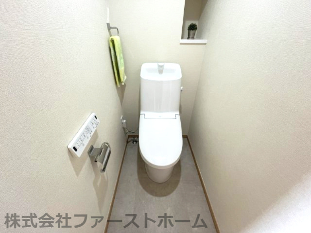 ネオハイツ瀬戸のトイレ|清潔感のあるトイレ（LIXIL製）