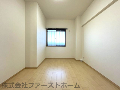 【洋室】 | ネオハイツ瀬戸 | 床、壁、建具までリフォーム済です