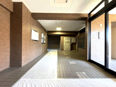 【エントランス】 | ネオハイツ瀬戸 | 管理人さんのいるマンションです