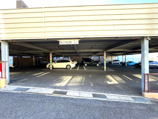 ネオハイツ瀬戸の駐車場|敷地内駐車場1台付きです（無償）