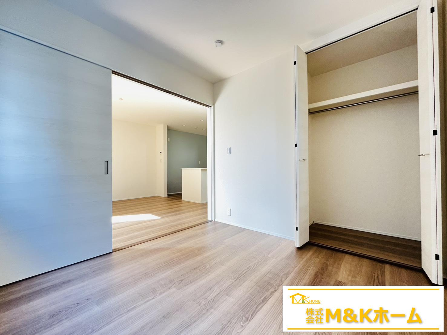 知多市寺本台3丁目　全2棟　1号棟の洋室|1階洋室4.5帖　全居室フローリング♪