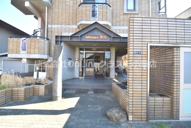 アドバンス渋川のエントランス