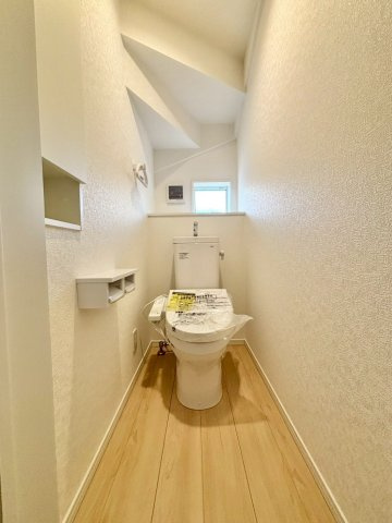 本庄市小島　第5　新築一戸建て　クレイドルガーデン　01のトイレ