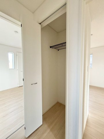 本庄市小島　第5　新築一戸建て　クレイドルガーデン　01の収納