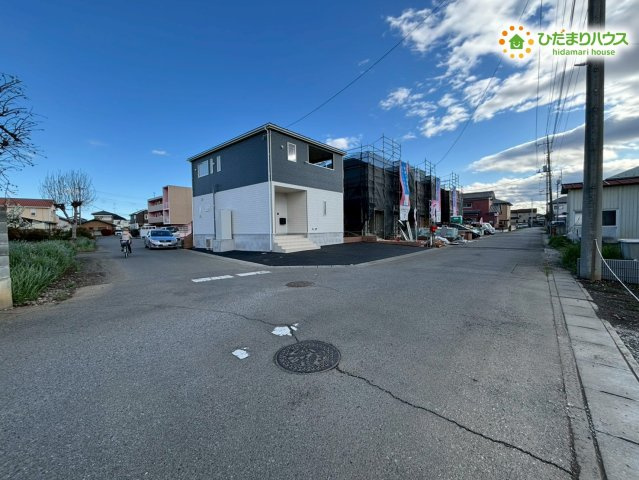 本庄市小島　第5　新築一戸建て　クレイドルガーデン　01の前面道路含む現地写真
