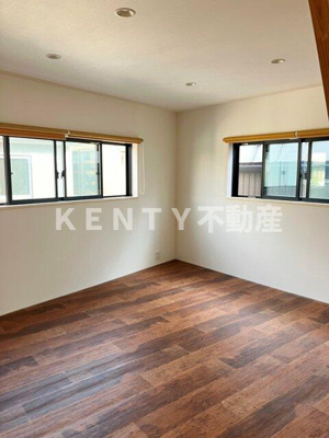 【寝室】 | 鵜の木戸建 | 開放的な寝室です