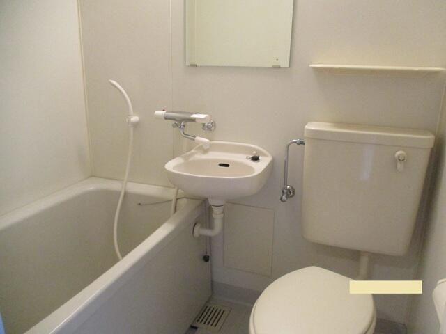 カレッジハイツ稲毛の浴室