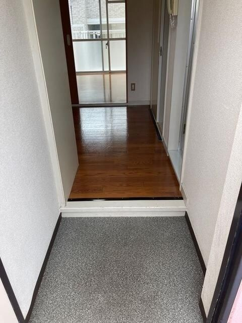 グランドパレス西千葉の玄関