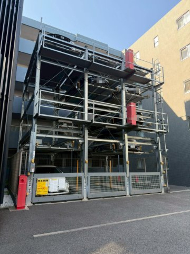 グランウィッシュ四ツ木の駐車場