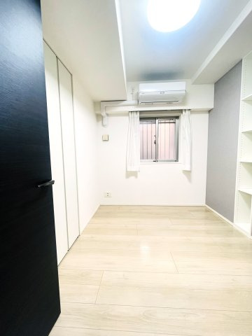 グランウィッシュ四ツ木の洋室