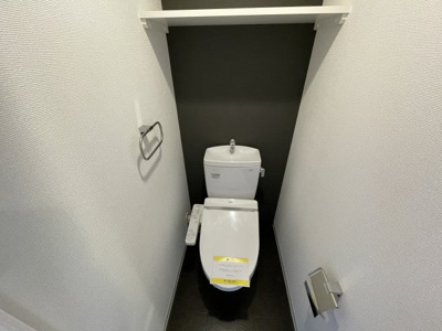 【トイレ】 | アドバンス新大阪ウエストゲート | ウォシュレット付きのトイレです。