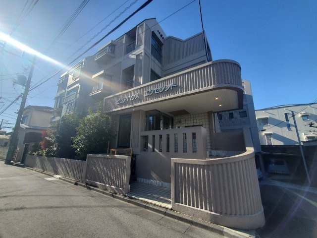 ピュアハウスエクセレント駐車場の外観|ピュアハウスエクセレント