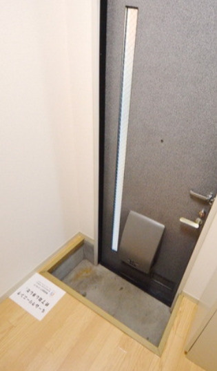 サンピア池之端の玄関