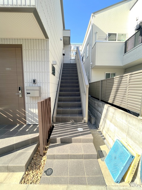 ヘーベルメゾン高円寺北のエントランス|★入居後24時間管理サポート★