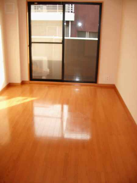 ルーブル上池台壱番館の居間・リビング