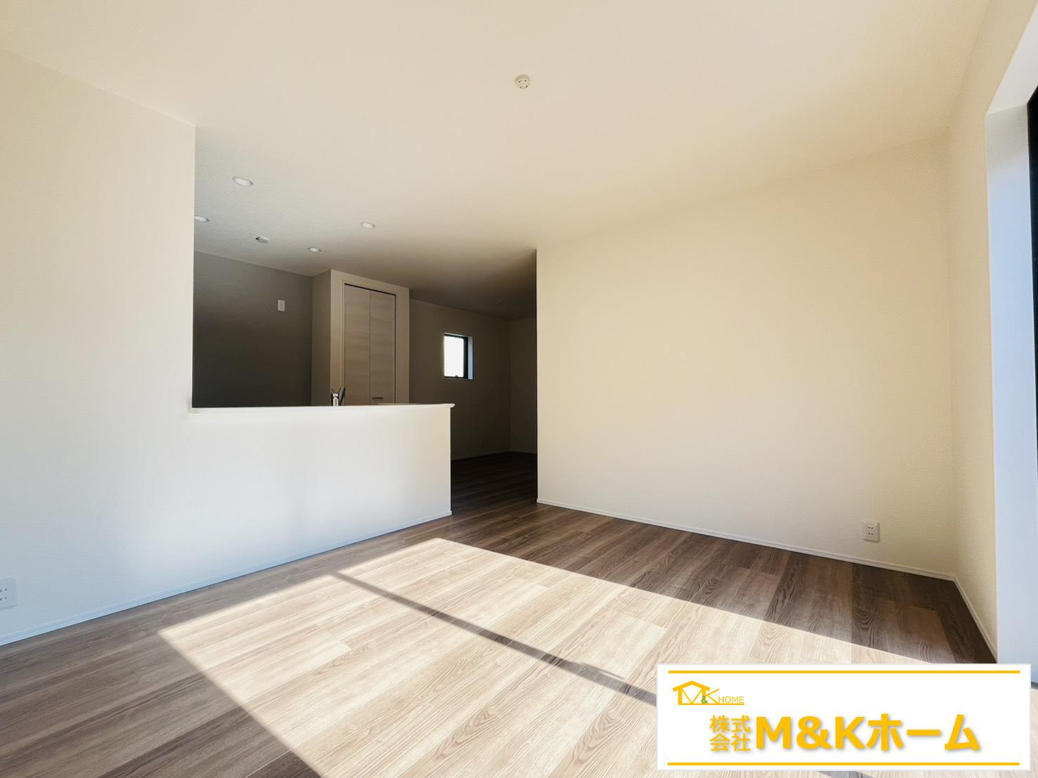 知多市寺本台3丁目　全2棟　2号棟の前面道路含む現地写真|R7.12.8撮影　WIC完備☆