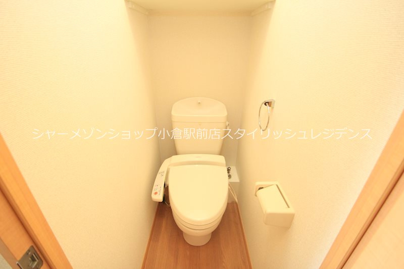 レオパレスSHIBATAⅢのトイレ|温水洗浄便座付き
