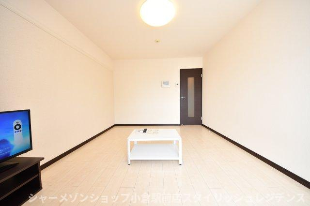 レオネクストKUZUHAの居間・リビング