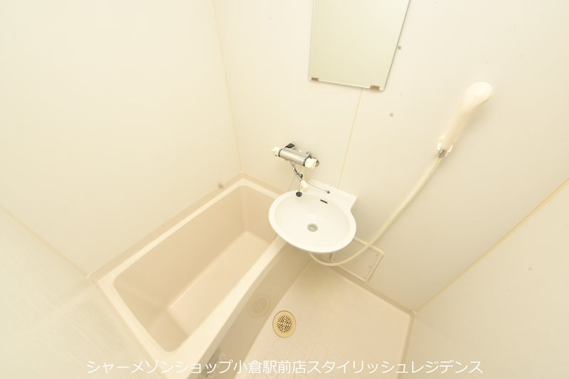 レオネクスト日明の浴室|現況と異なる場合は現況を優先します
