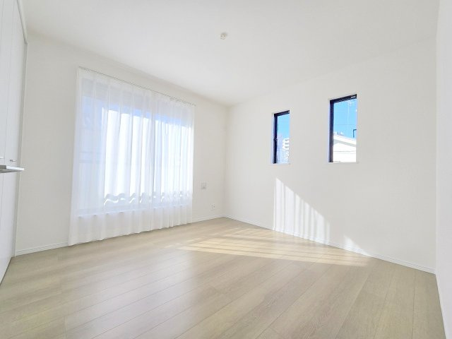 青梅市新町9丁目　全1棟の洋室