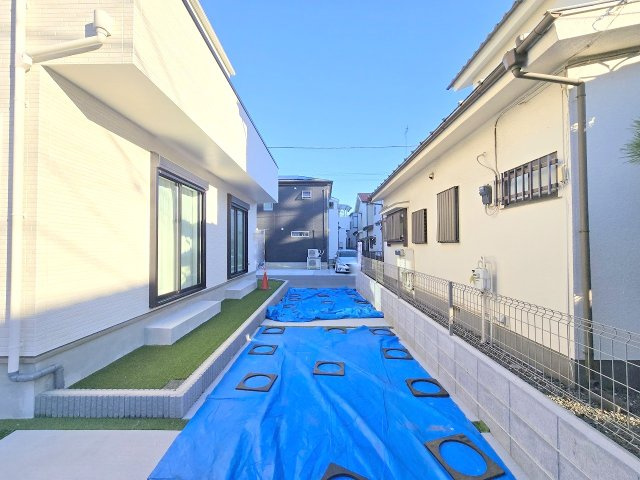 青梅市新町9丁目　全1棟の駐車場