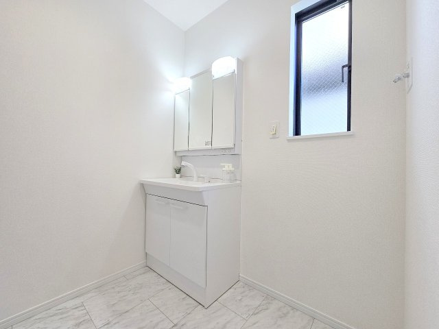 青梅市新町9丁目　全1棟の洗面所