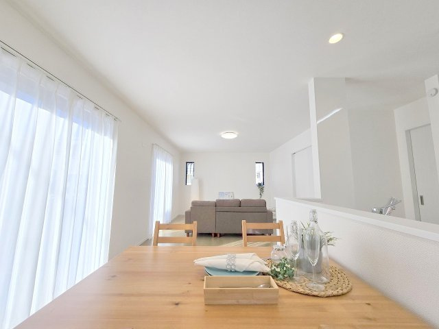 青梅市新町9丁目　全1棟の居間・リビング