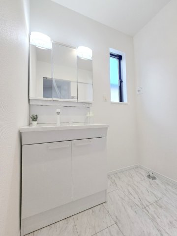 青梅市新町9丁目　全1棟の独立洗面台