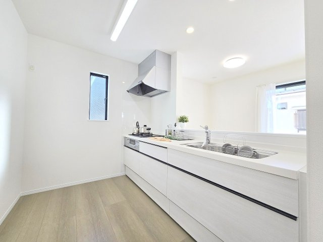 青梅市新町9丁目　全1棟のキッチン