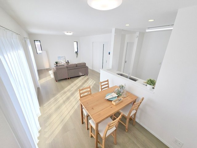 青梅市新町9丁目　全1棟の居間・リビング