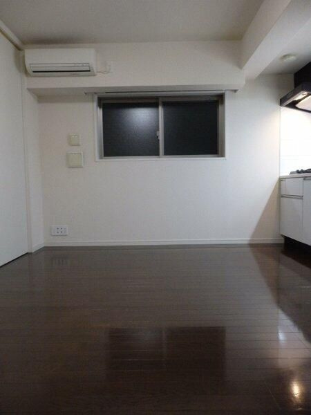 フェニックス高田馬場弐番館の居間・リビング