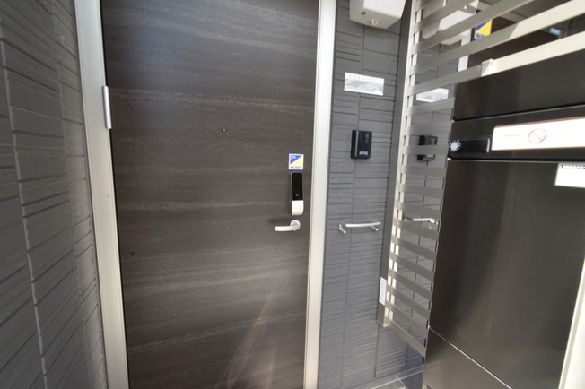 【玄関】 | ルミエールエスト