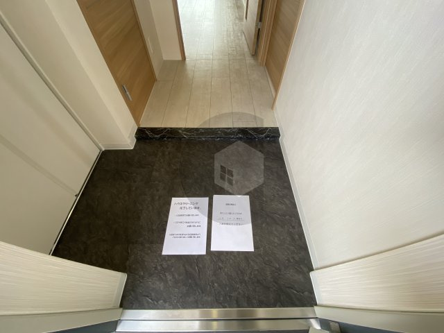 オリーブスクエアの玄関