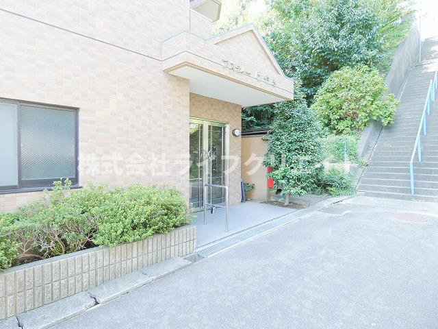 アスティーけやきのエントランス