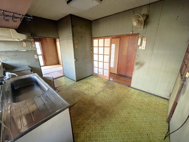 勝立貸家の洋室