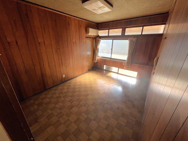 勝立貸家の内装