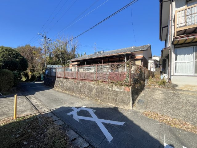 勝立貸家の駐車場
